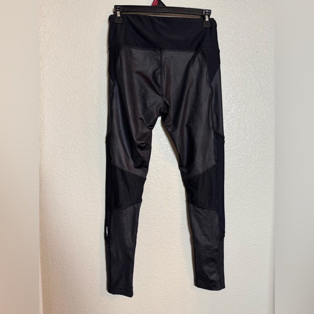 Bundle of Small Workout Leggings - Picture 12 of 14